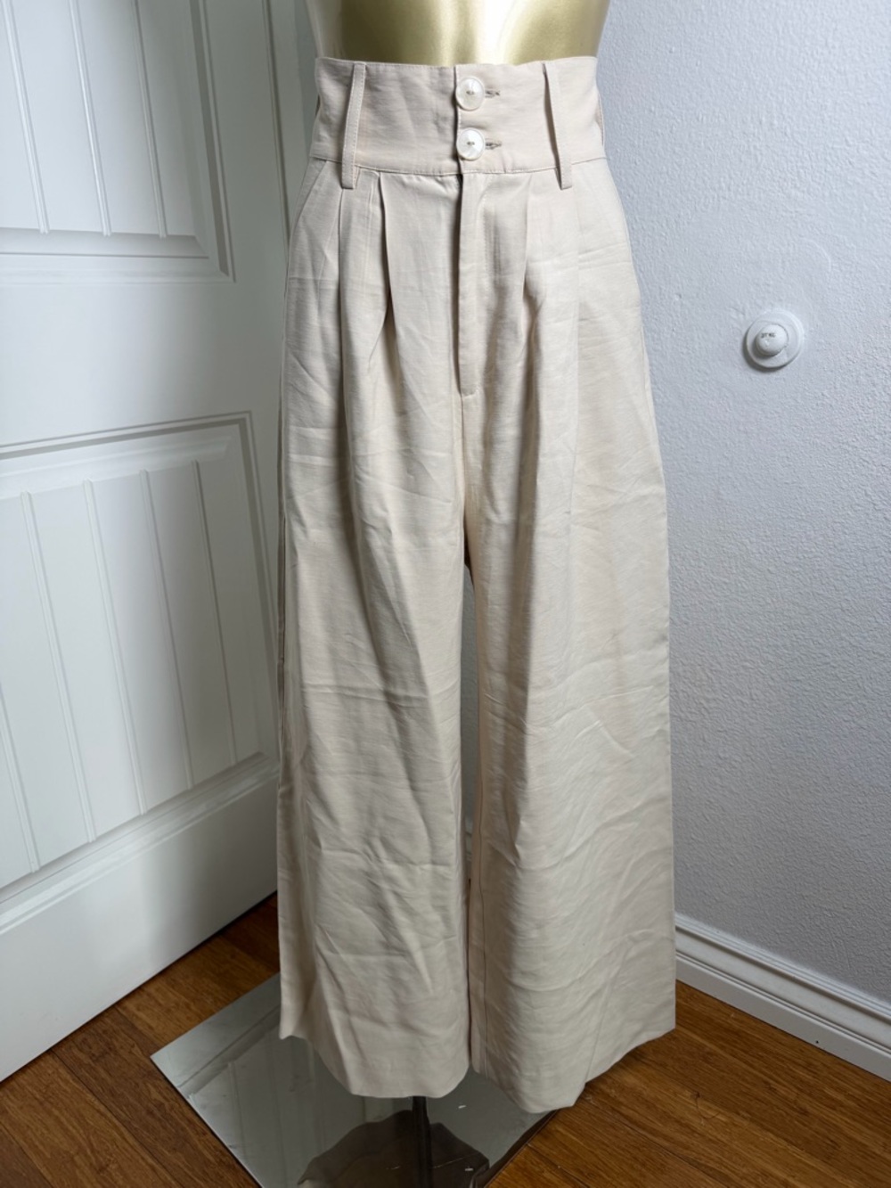NONchalant High-Waist Wide Leg Chinos — Cream S